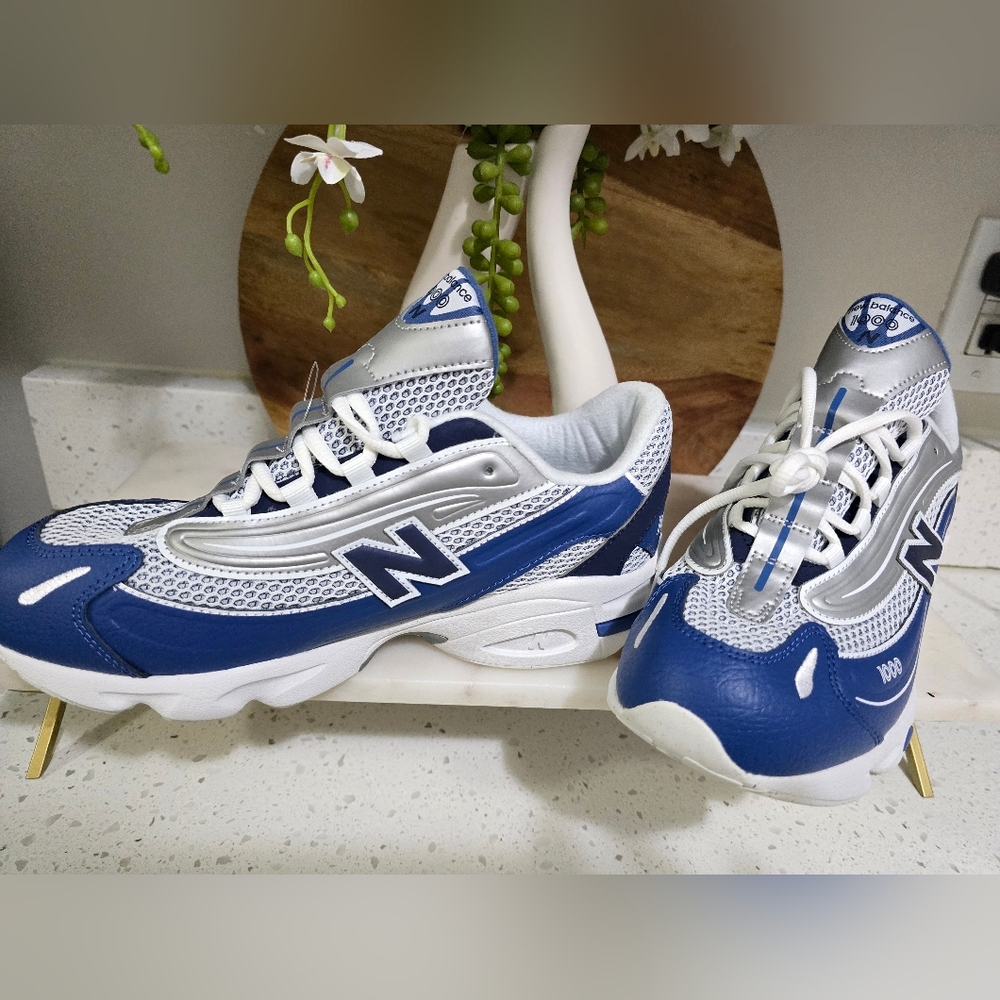 New Balance Kids Sneakers in Blue and White - Picture 7 of 16
